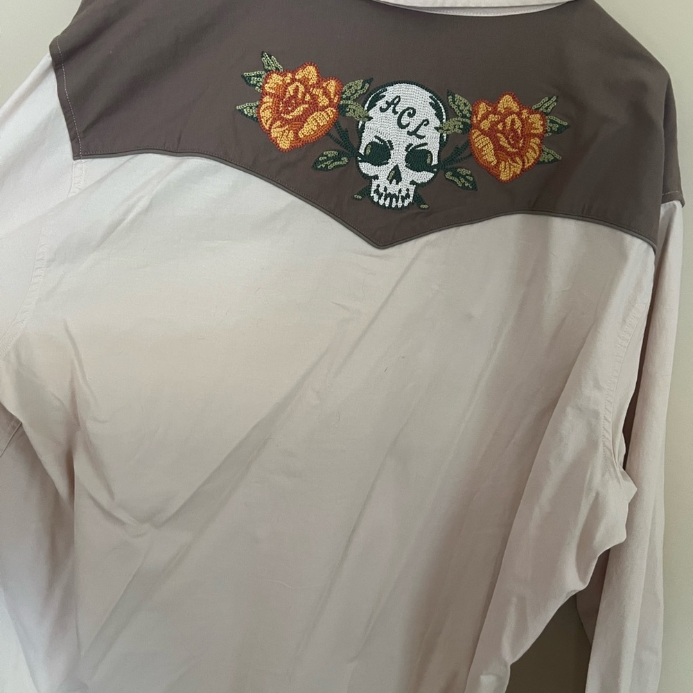 BNWT Howler Bro’s yellow rose collection XL shirt - Picture 3 of 4